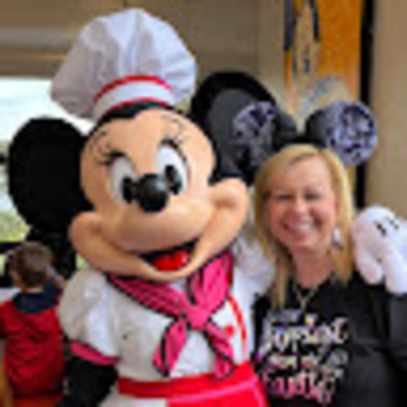 Meet your Posher, Tina - Picture 1 of 1